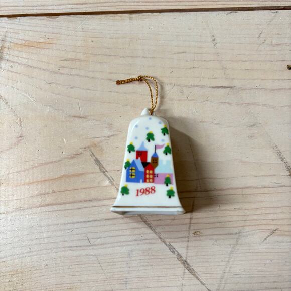 Lillian Vernon LVC Vintage 1988 Porcelain Christmas Bell Ornament Houses - Picture 1 of 8